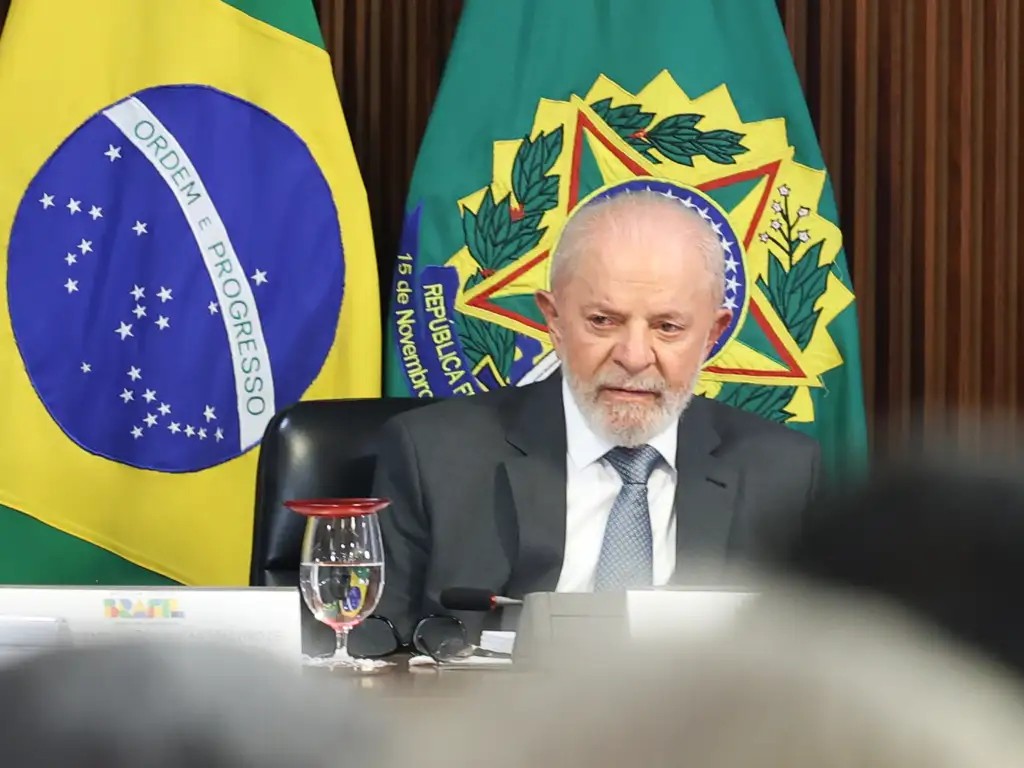 Após 'confusão' com Pix, Lula diz que portarias dos ministérios precisarão de aval da Presidência