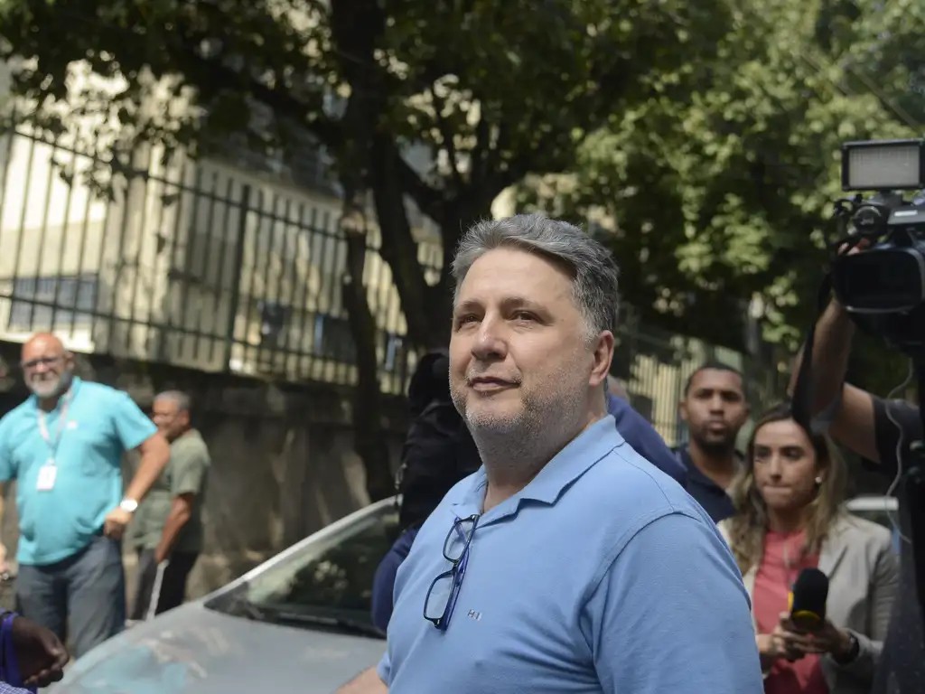 Garotinho contesta rejeição de 68%, diz ser 'honesto' e ataca Paes e antigos aliados