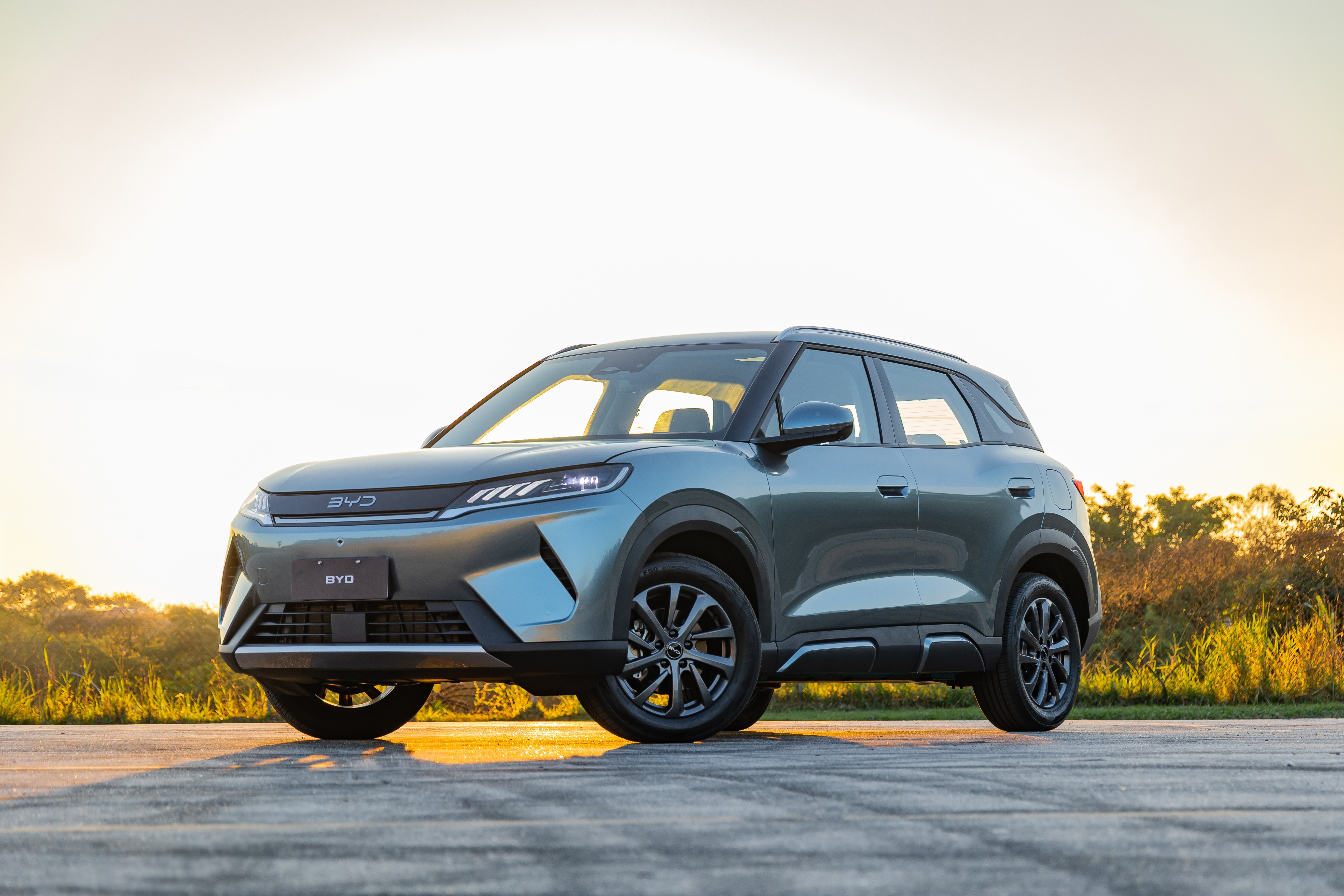 BYD lança SUV compacto híbrido plug-in flex por R$ 149.990