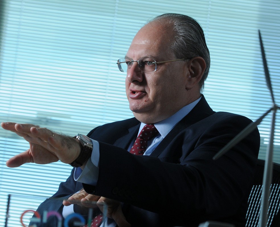 Italiana Enel busca mais aquisições em energia no Brasil, diz diretor.
