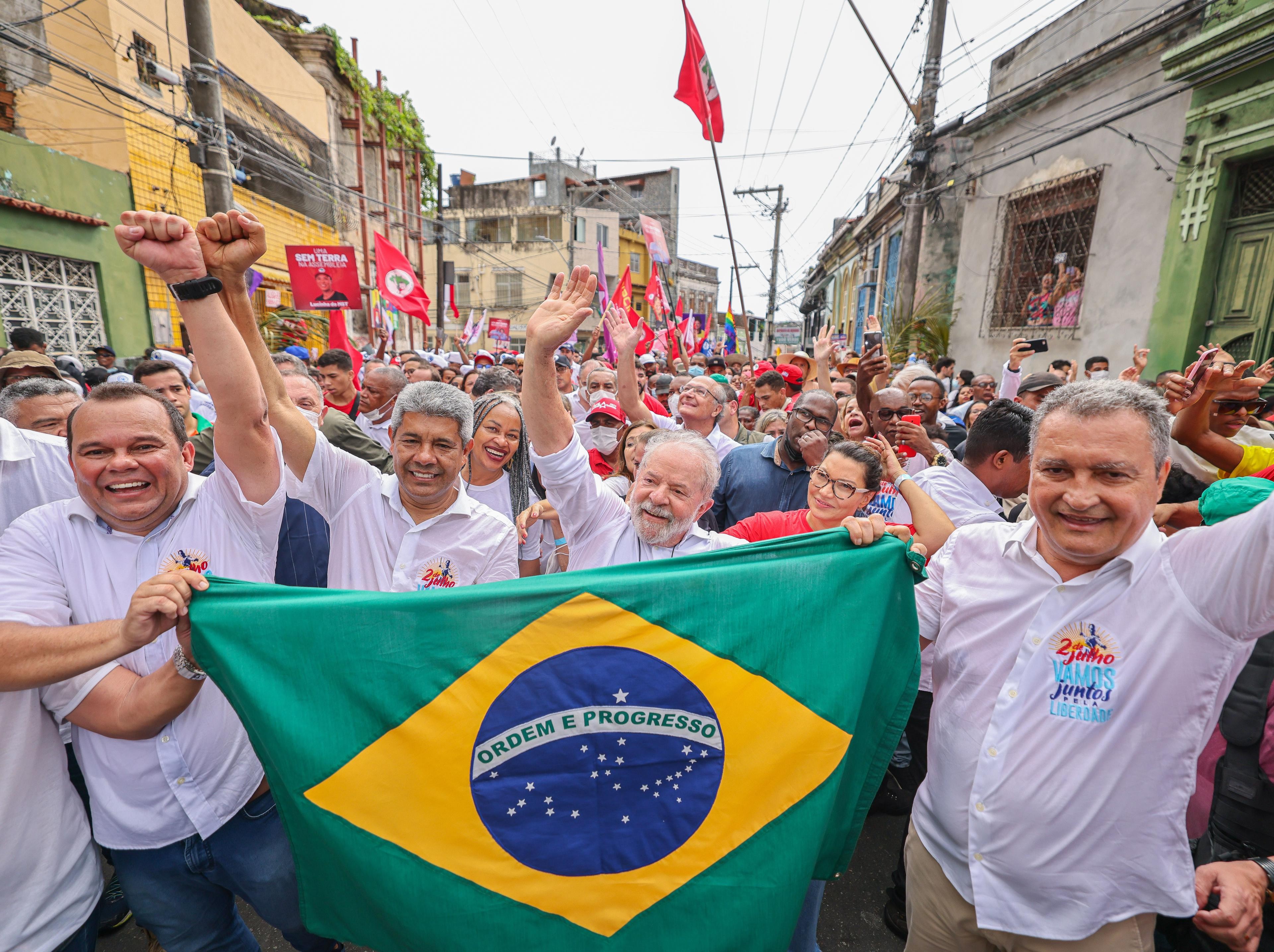 Salvador foi a capital que deu mais votos a Lula no 1º turno; cidade teve frota de ônibus reduzida neste domingo