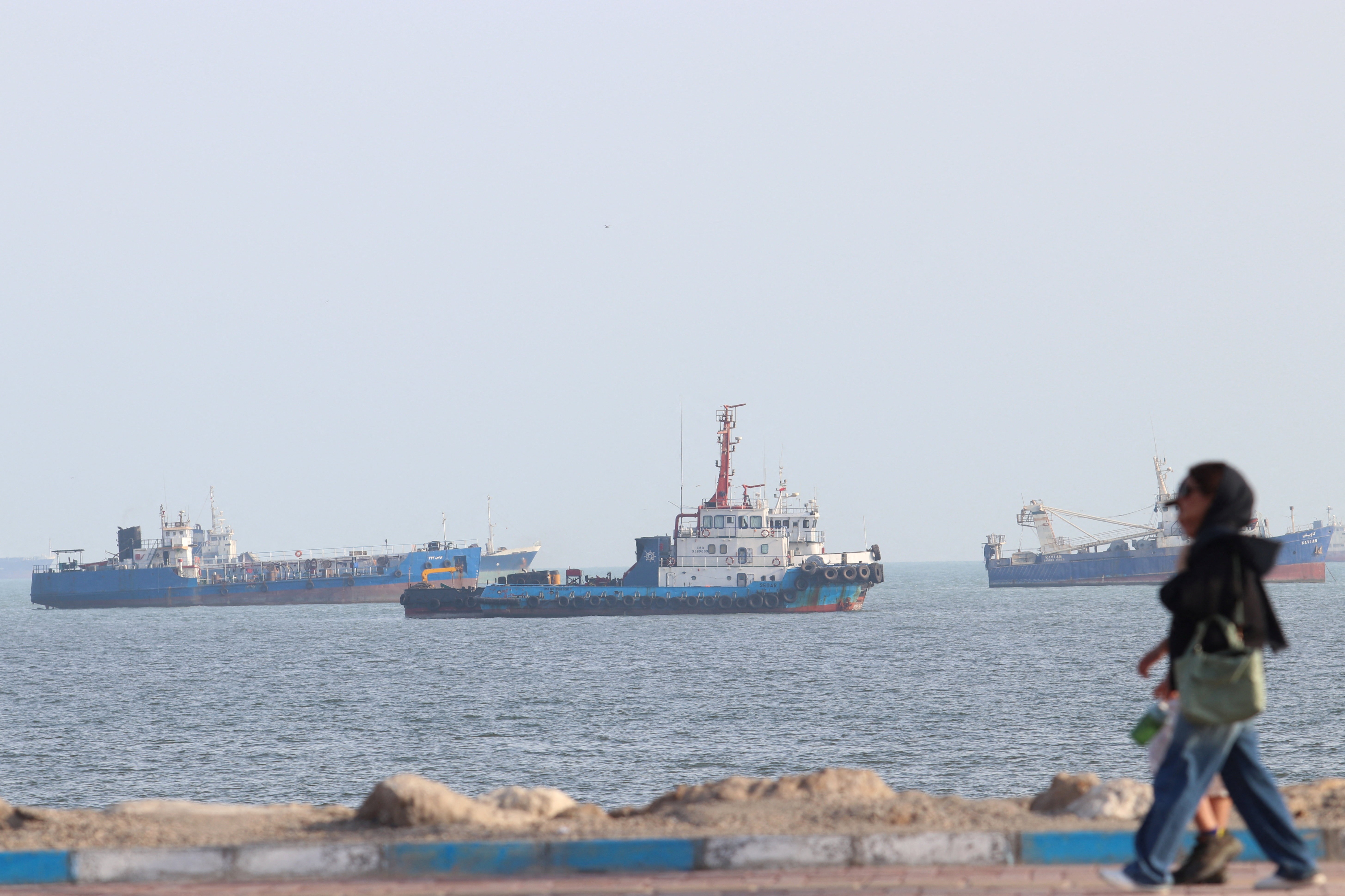 Irã relata ataques a sete petroleiros em Ormuz em meio a temor de retomada da guerra