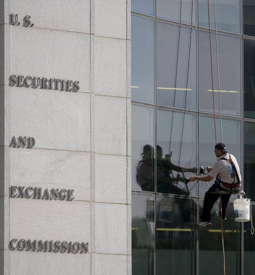 Novas regras da SEC tentam barrar ‘insider’ de executivo