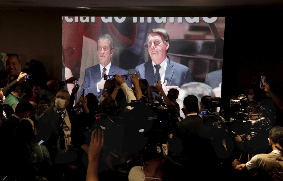 Bolsonaro se filia ao PL: Presidente vê semelhanças com o Centrão — Foto: Cristiano Mariz/Agência O Globo