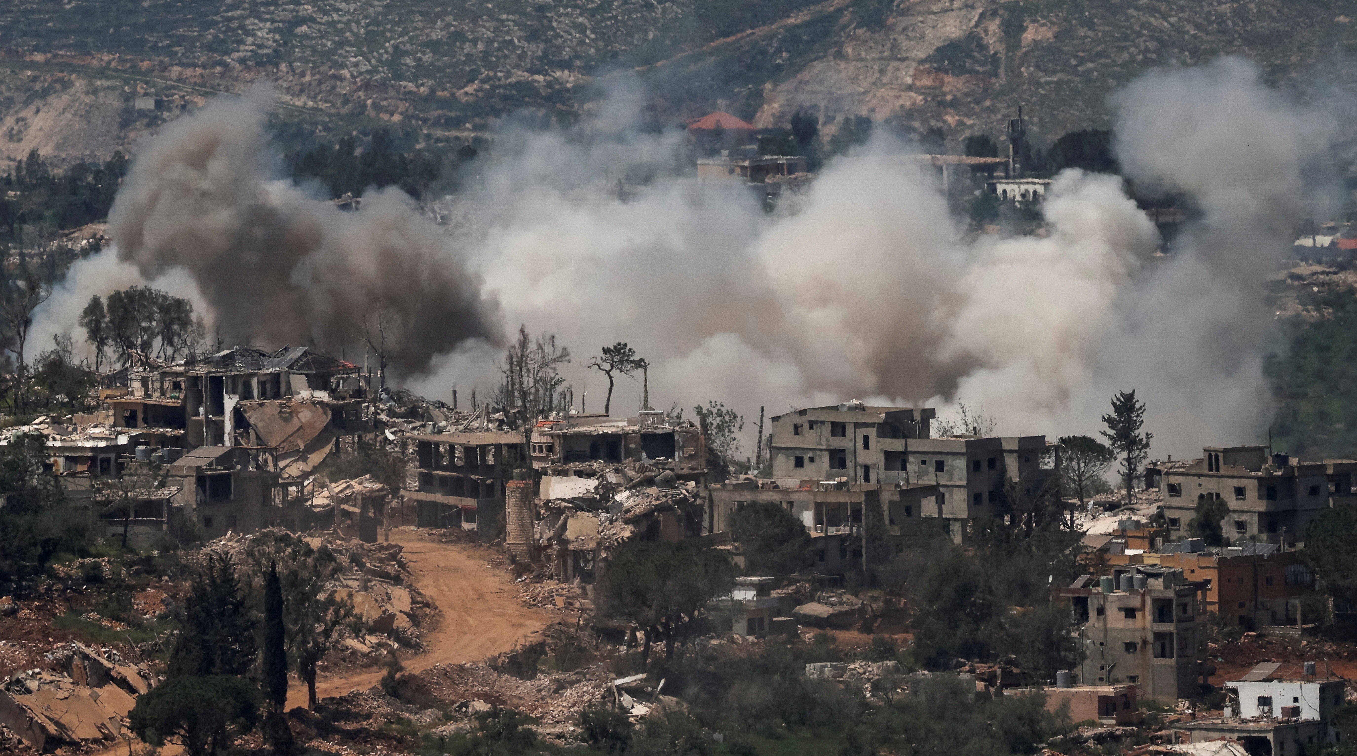 Ataques aéreos de Israel matam oito pessoas em Beirute, diz Ministério da Saúde do Líbano