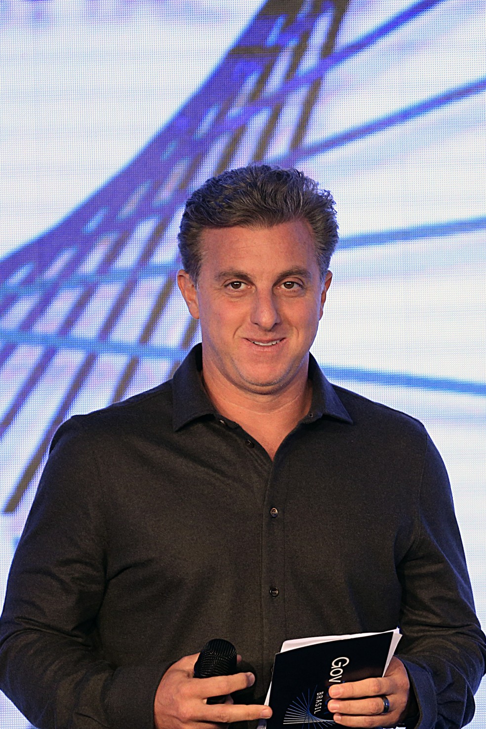 Huck: Compra de jato foi 'legal, sem vício, vantagem ou privilégio ...
