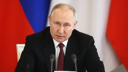 Putin descarta ataques contra países da Otan, mas faz ameaça sobre apoio militar à Ucrânia