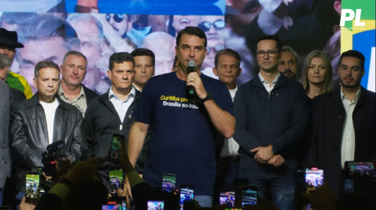 Flávio Bolsonaro critica a Lula tras decisión de Trump sobre PCC
