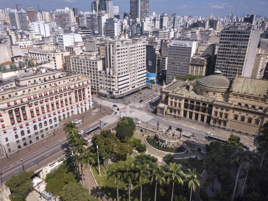 Vista aerea da cidade de Sao Paulo. Na imagem , vista do Anhangabau, Centro.