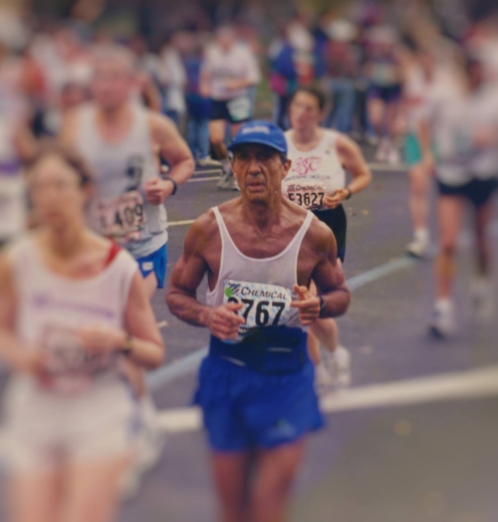 Abilio Diniz em prova de corrida na rua — Foto: Reprodução/Facebook