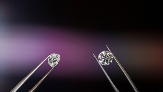 Gigante russa de diamantes, Alrosa   enfrentará queda de preços com suspensão de vendas