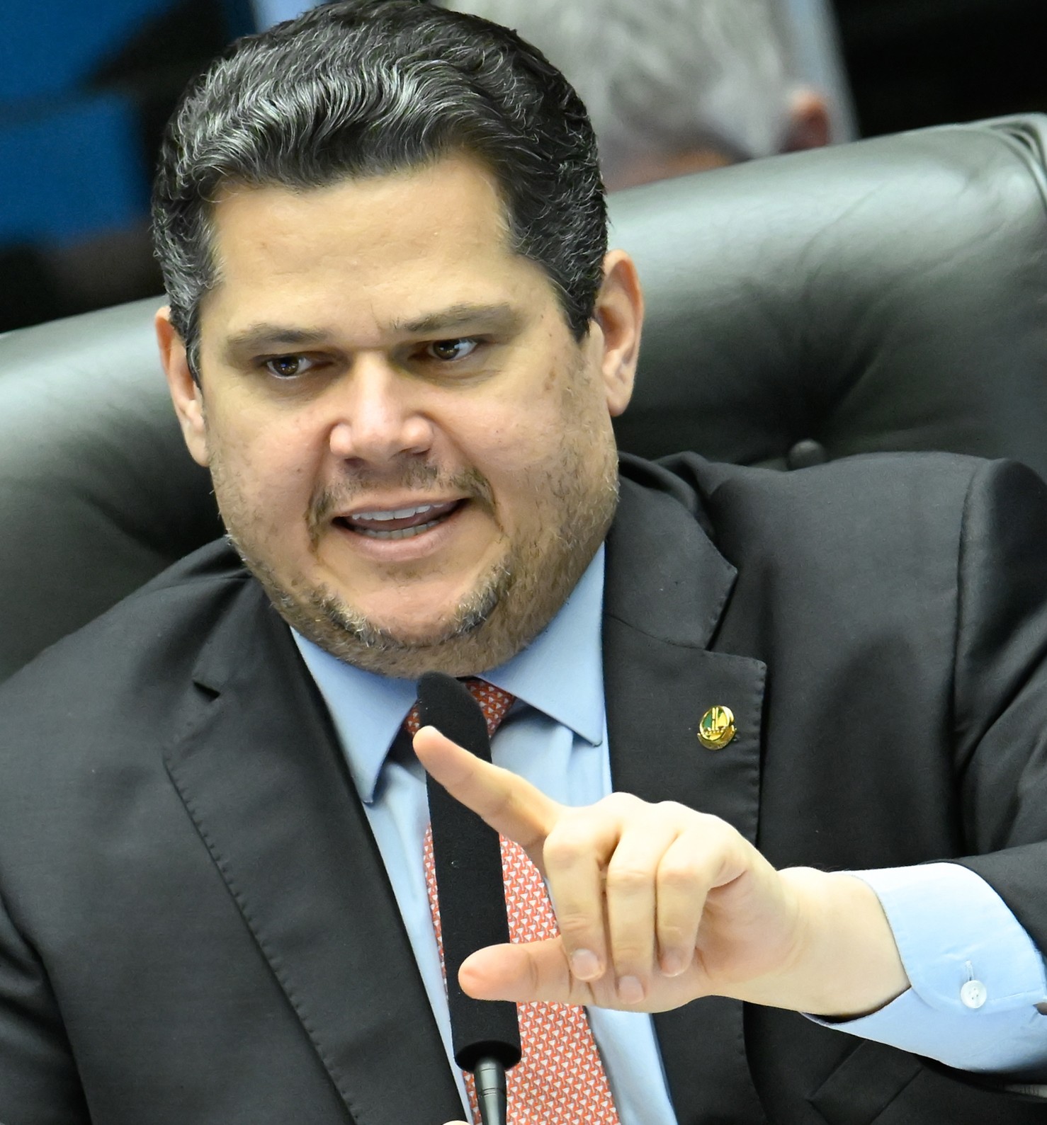 Congresso derruba veto de Lula à LDO e libera doações