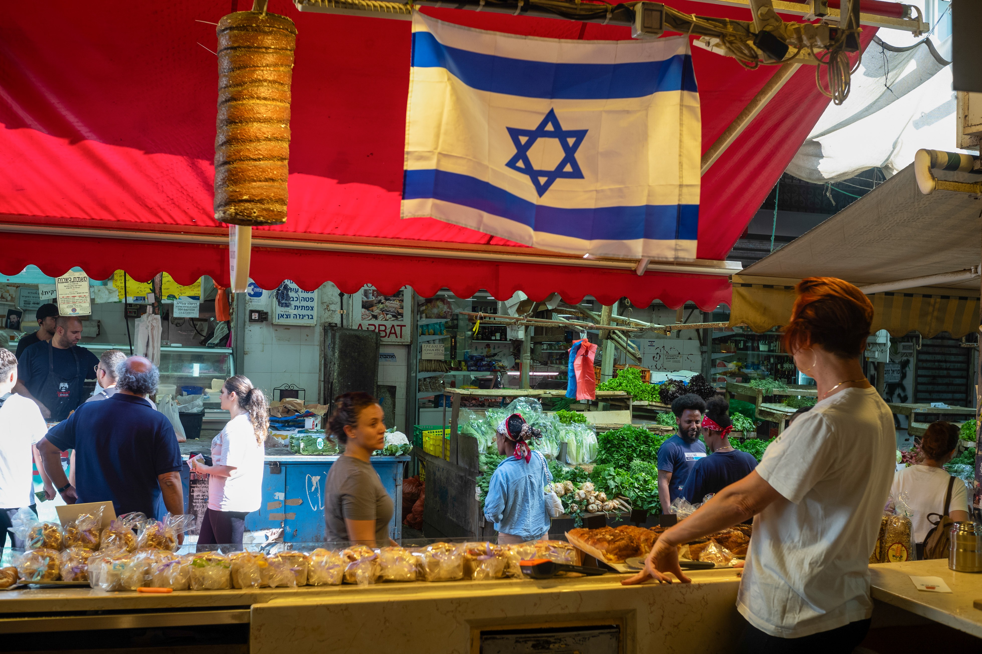 FT: Como economia de Israel se adaptou à guerra