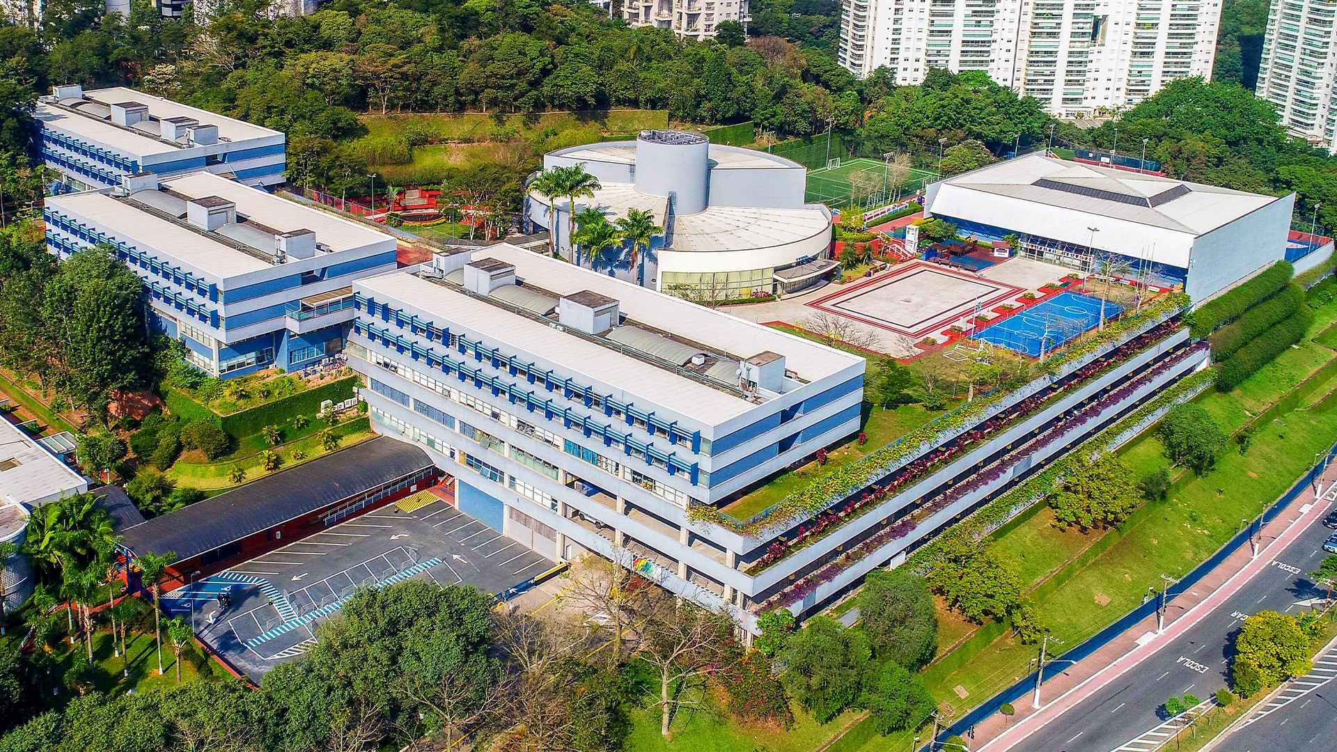 Feira gratuita reúne 70 universidades internacionais em SP - QTU Questões do Universo
