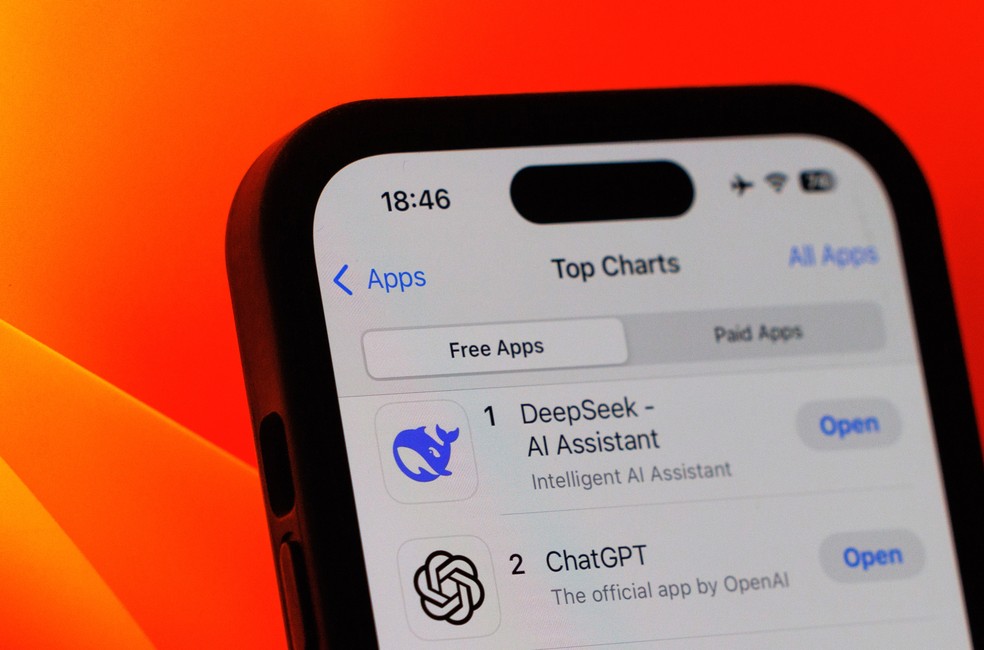 O aplicativo chatbot da startup chinesa DeepSeek para ser baixado em celular — Foto: Andrey Rudakov/Bloomberg