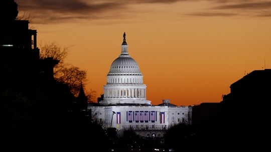Congresso dos EUA aprova medida emergencial para evitar 'apagão' orçamentário