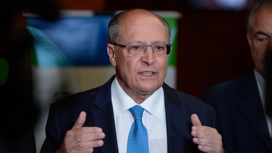 Governo vai anunciar novas medidas para auxiliar o RS na terça-feira, diz Alckmin
