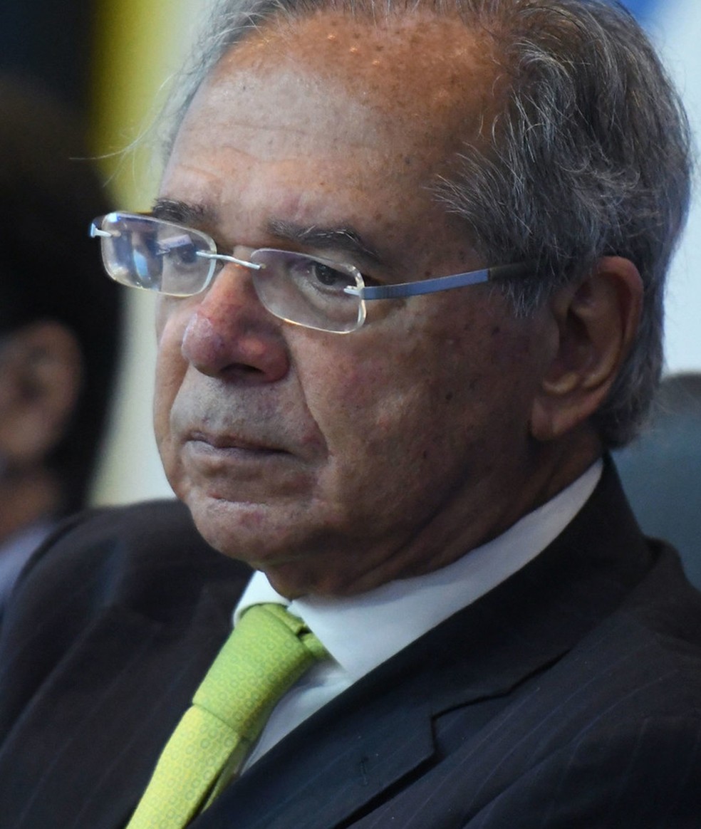 Guedes: “tem um ex-presidente que fica toda hora com a mão suja de graxa falando que quer a Petrobras de volta” — Foto: Edu Andrade/Ascom/Mecon