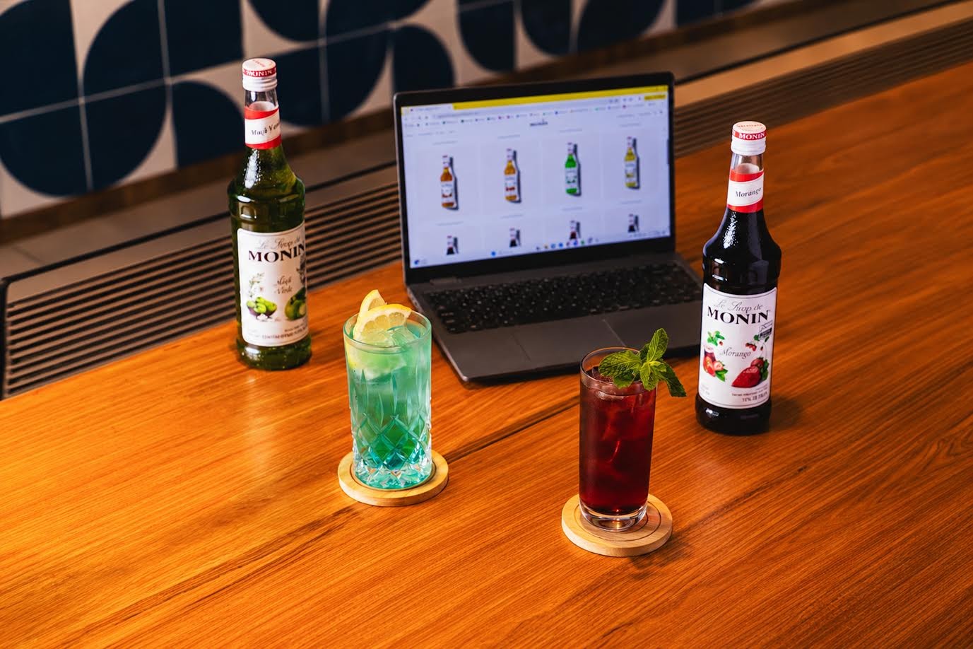 MONIN, marca de xaropes para drinks, lança e-commerce