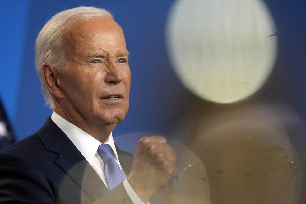 Joe Biden, ex-presidente dos EUA, trata um câncer de próstata com radioterapia e hormônios, diz porta-voz — Foto: Jacquelyn Martin/AP