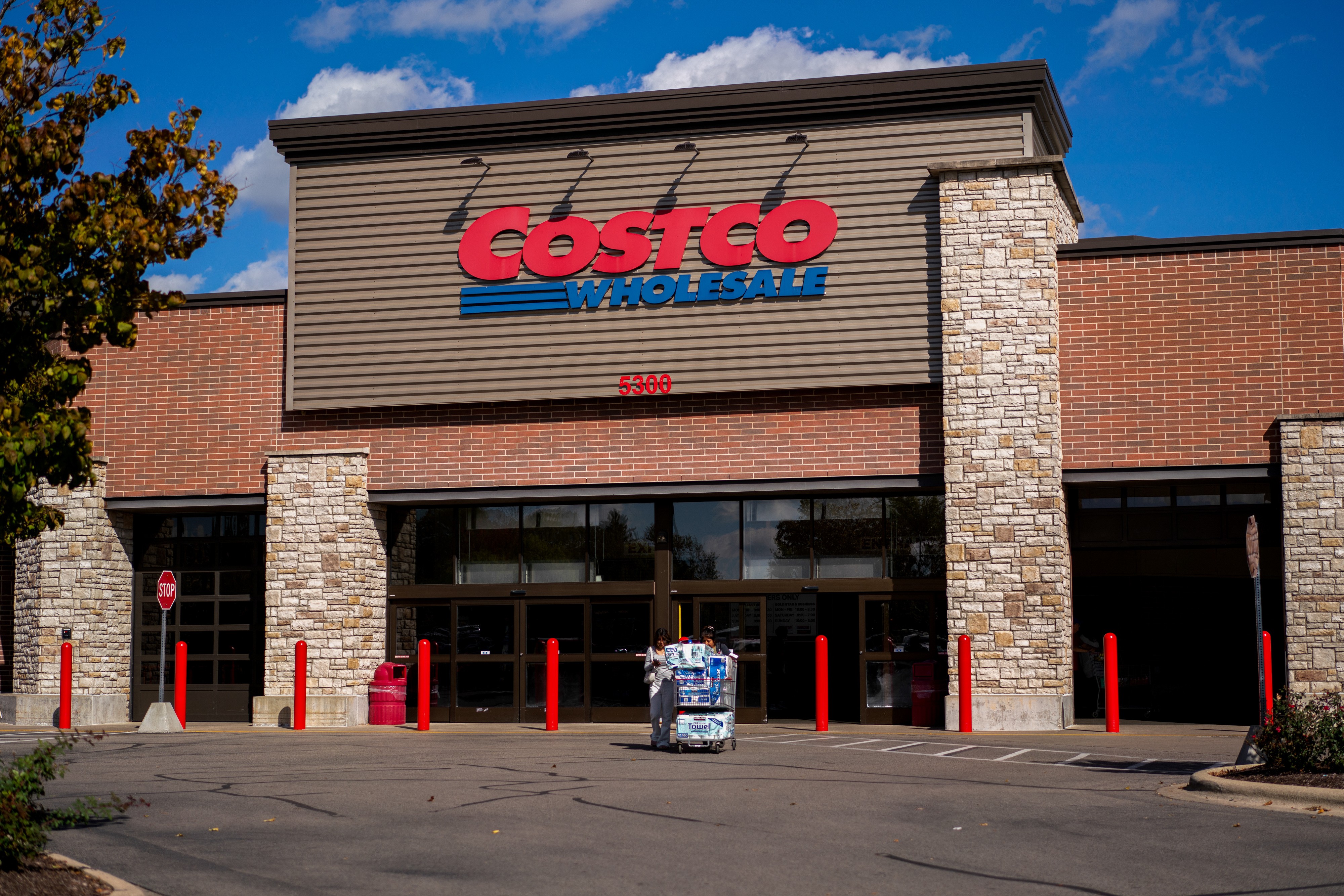 Costco reduz preço de produtos de marca própria pa