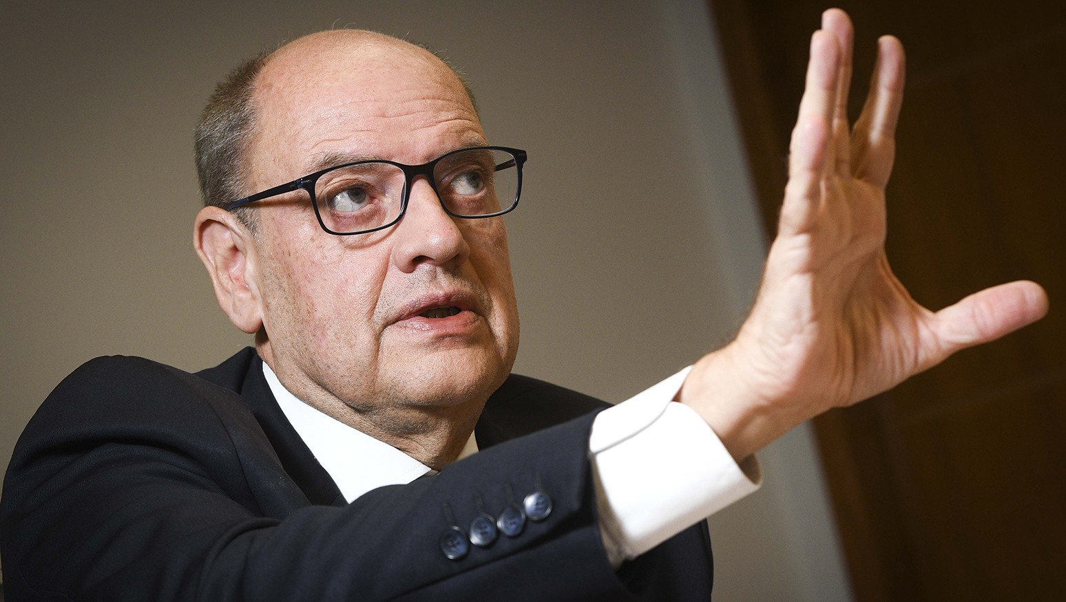 Ricardo Couto faz pente-fino em governo e avança contra gestão Castro