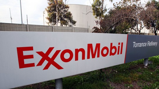 ExxonMobil tem lucro de US$ 8,22 bi no 1º trimestre, queda de 28% na comparação anual
