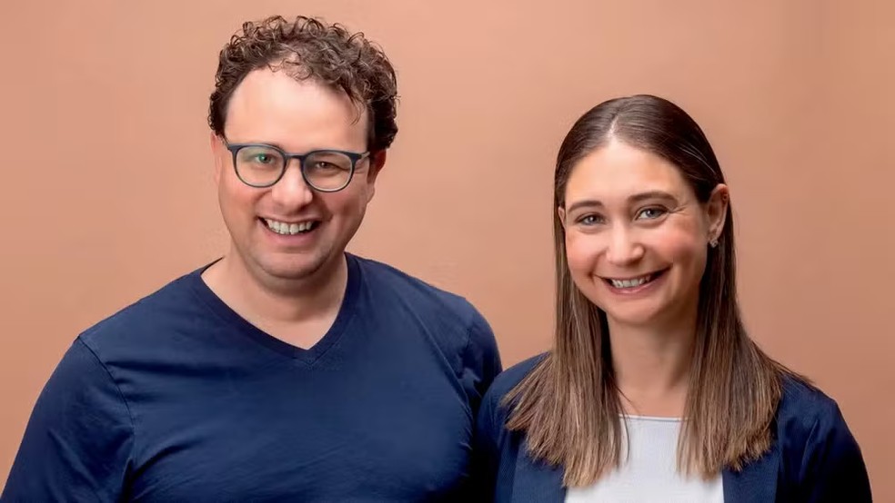 Os irmãos Dario e Daniela Amodei, que ergueram a startup Anthropic  — Foto: Divulgação