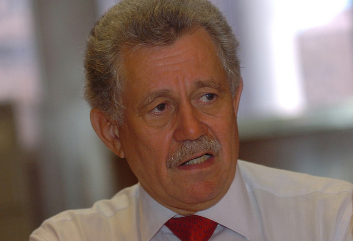 Como MG foi do 'déficit zero' à calamidade financeira | Brasil | Valor ...
