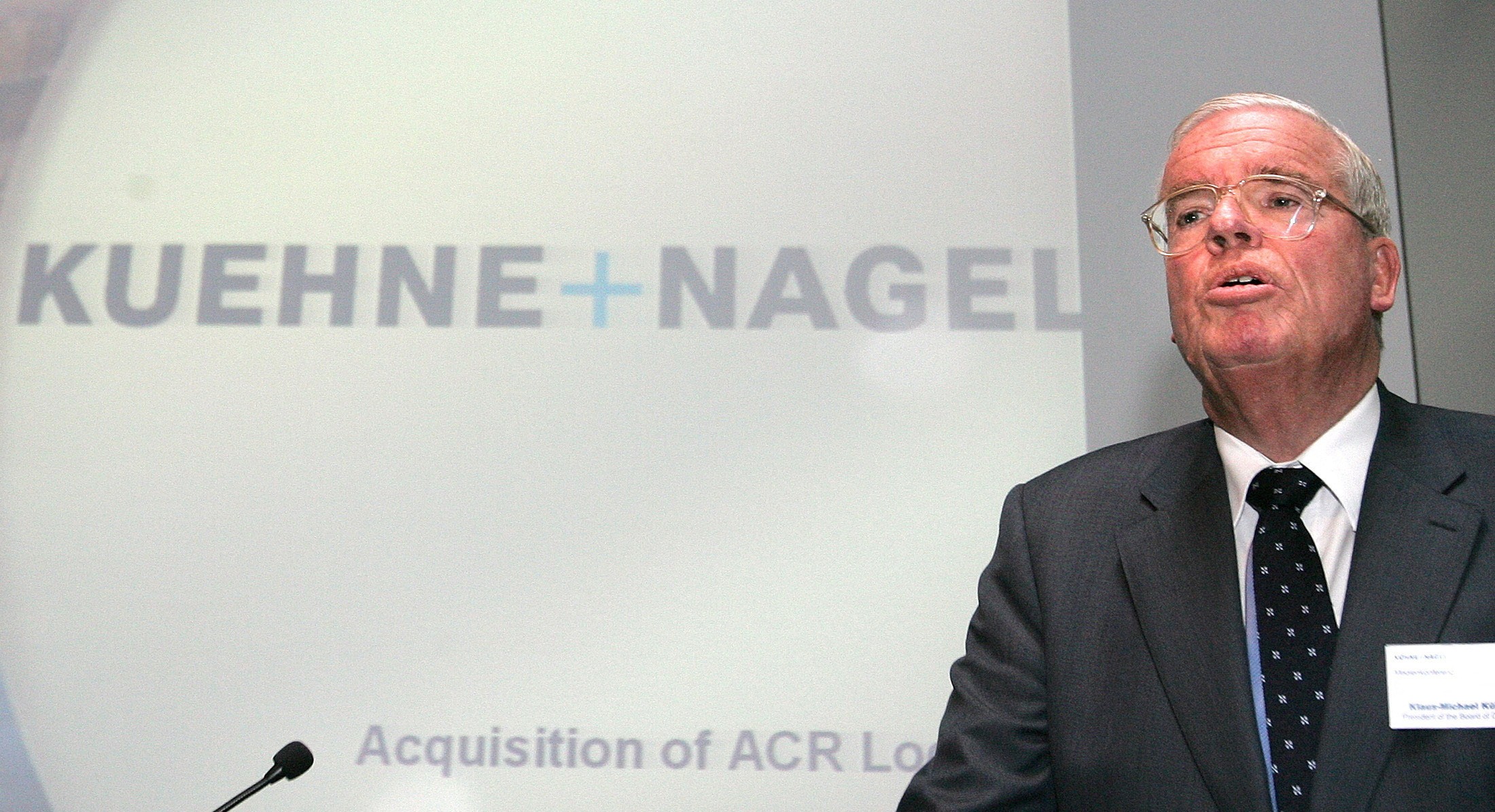 Klaus-Michael Kuehne, bilionário e controlador da gigante logística Kuehne + Nagel, morre aos 89 anos - QTU Questões do Universo