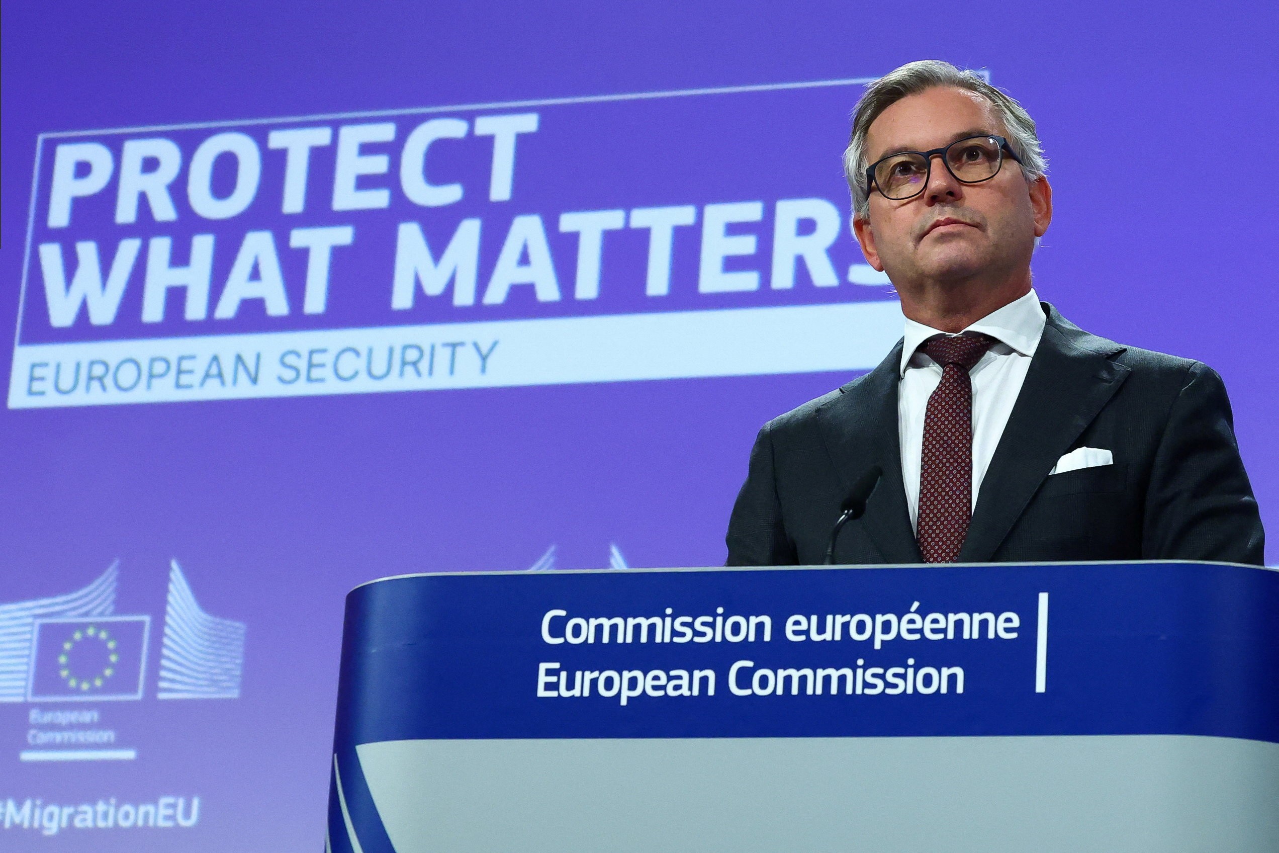 Comissão Europeia propõe ampliar poderes da agência de fronteiras da UE
