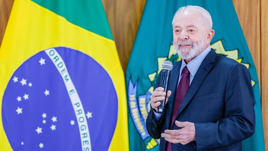 Lula: Melhora da perspectiva do rating representa retomada da credibilidade internacional do Brasil