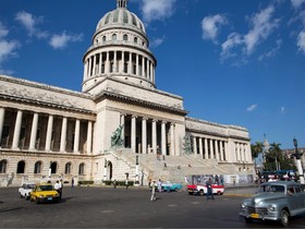 Trump levanta possibilidade de 'tomada amigável' de Cuba