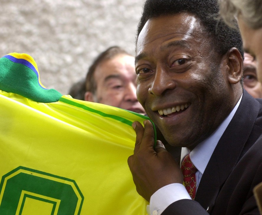 Pelé é o quarto melhor jogador da história? Papo furado. Sua genialidade é  incomparável - Jornal Opção