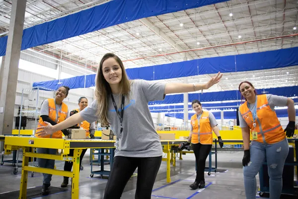 contrata 6 mil funcionários temporários para garantir logística do  Prime Day no Brasil