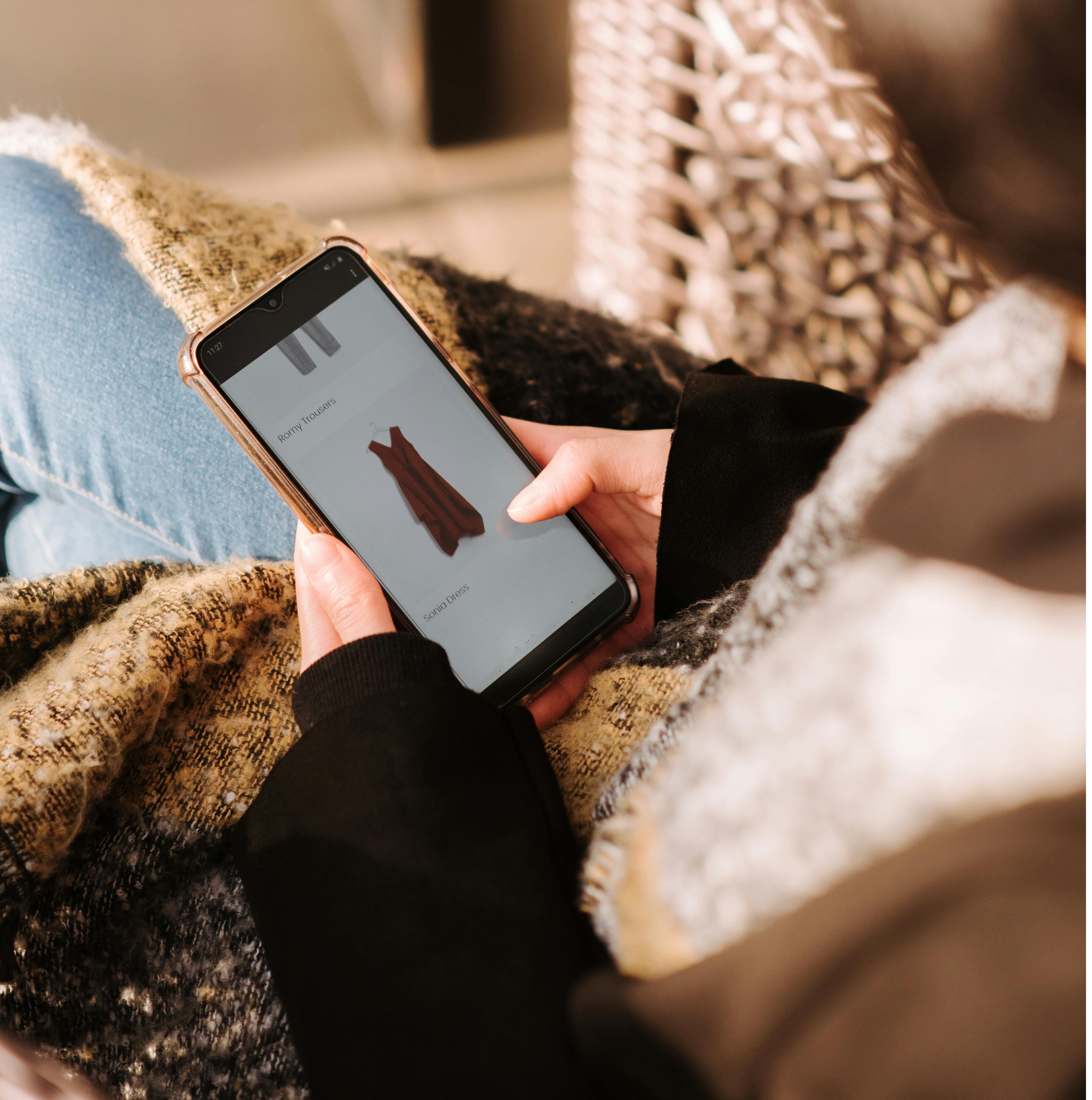 IBGE: Quase todos os lares brasileiros têm celular
