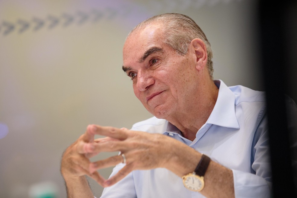 Michael Klein critica remunera o da Via para o ano e companhia