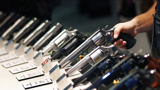 EUA vão ampliar checagem de antecedentes para compras de armas de fogo