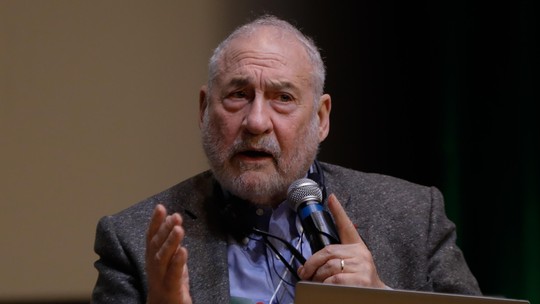 Nobel de Economia, Joseph Stiglitz defende regulação na transição energética  