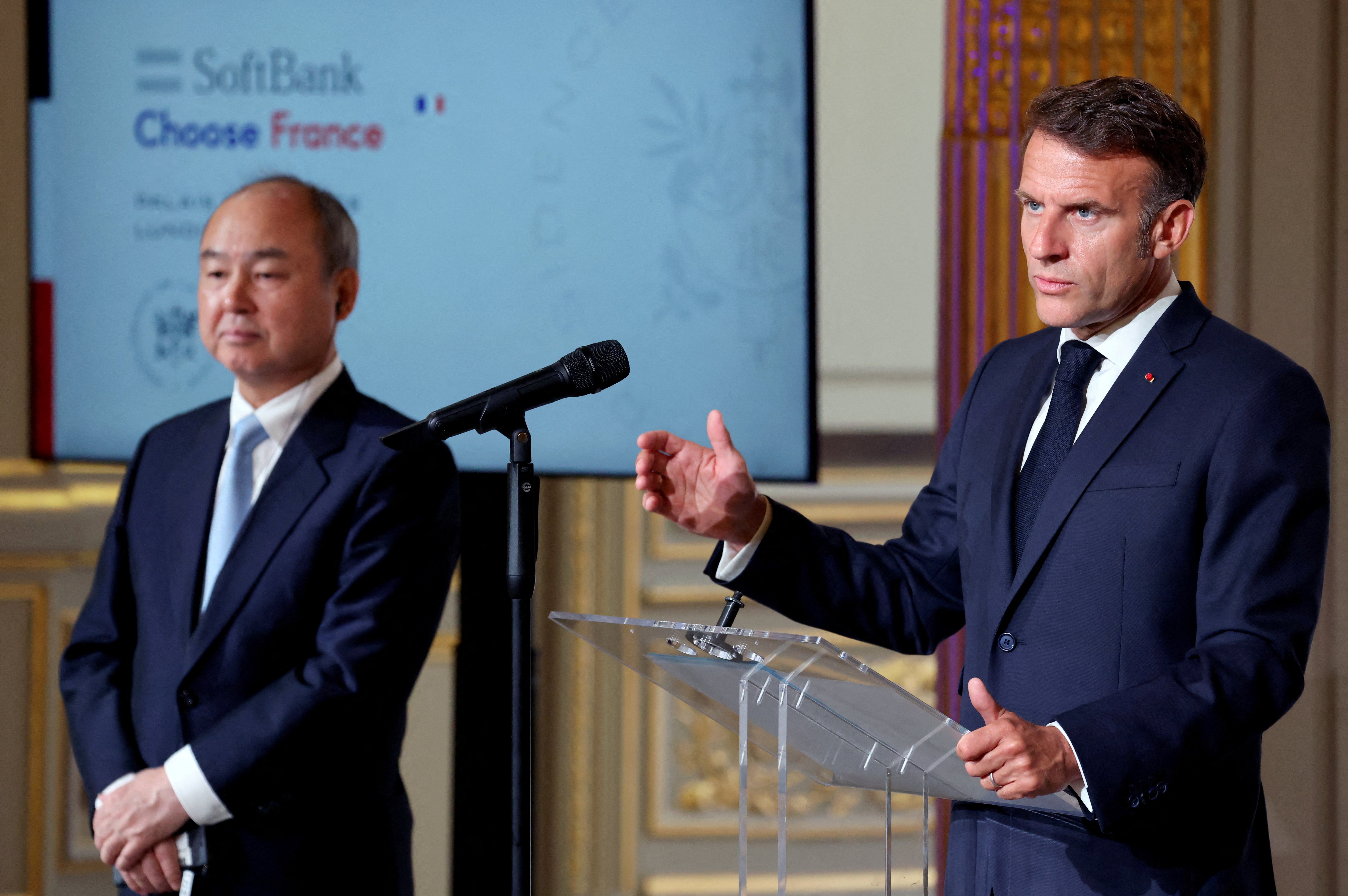 França atrai US$ 108 bi em investimentos; metade vai para centros de dados da SoftBank