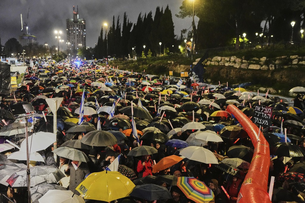 Milhares protestam em Israel contra "ataque à democracia" de Netanyahu