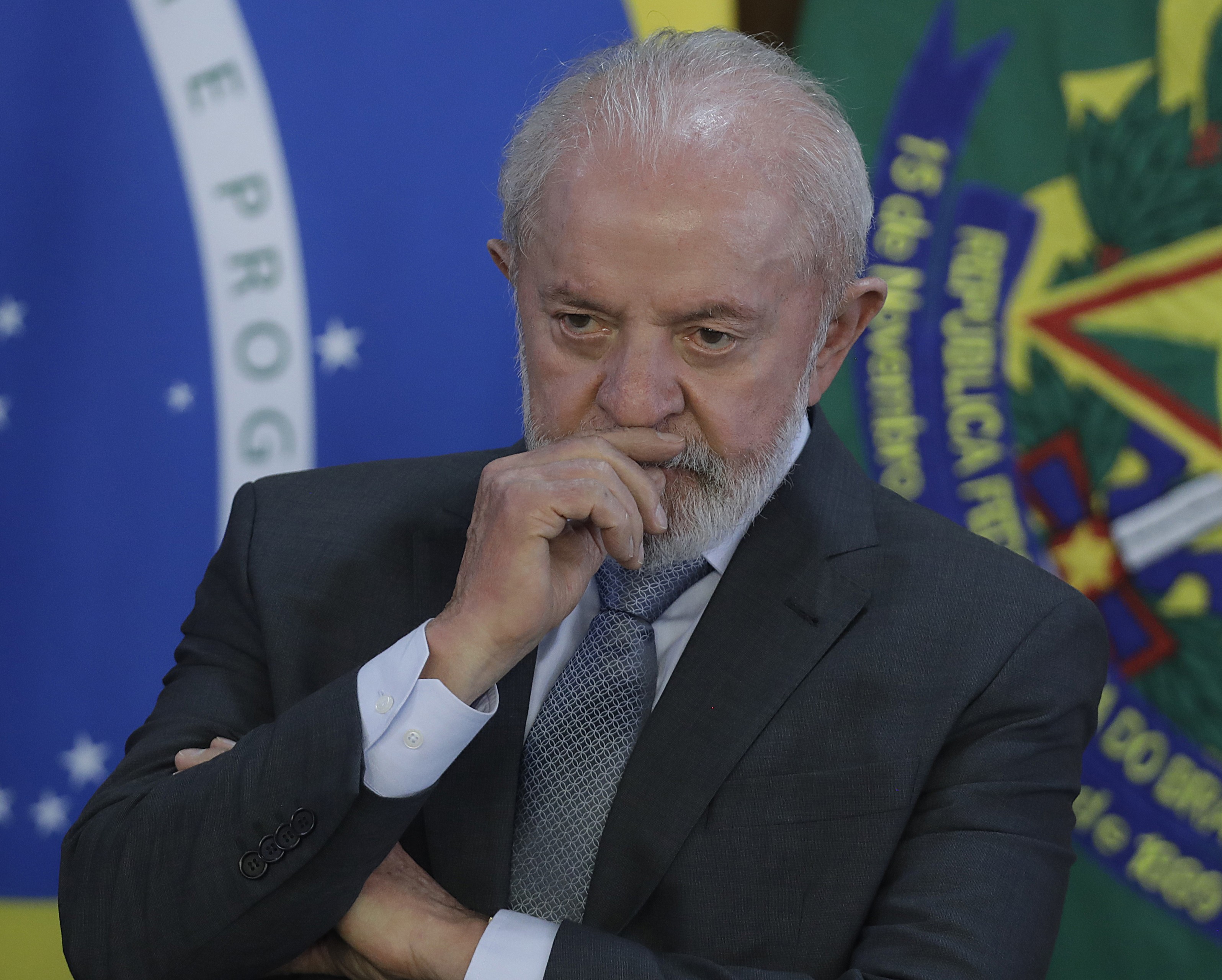 Avião de Lula arremete em Sorocaba devido ao mau tempo