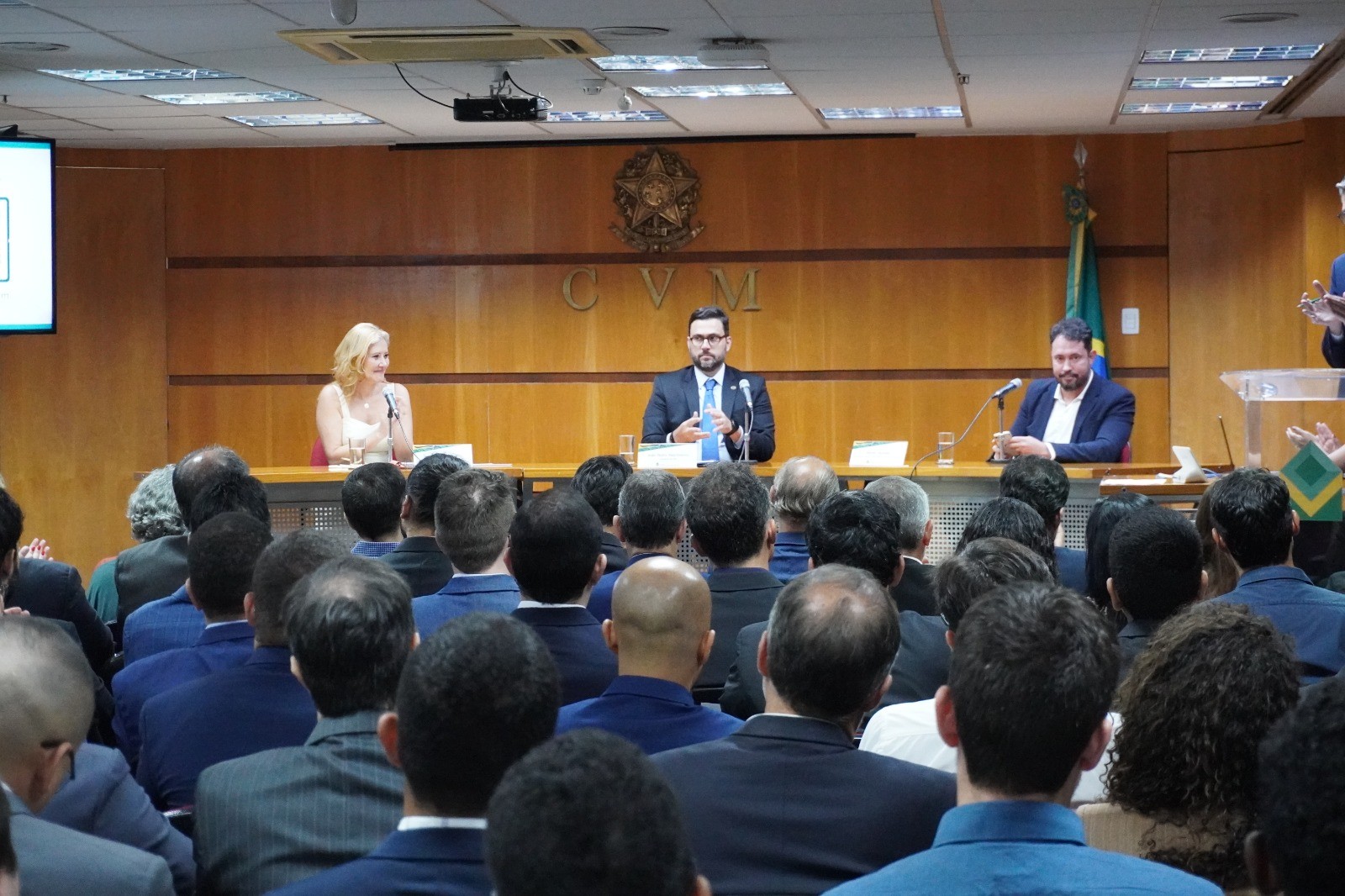 Novos servidores da CVM tomam posse no Rio