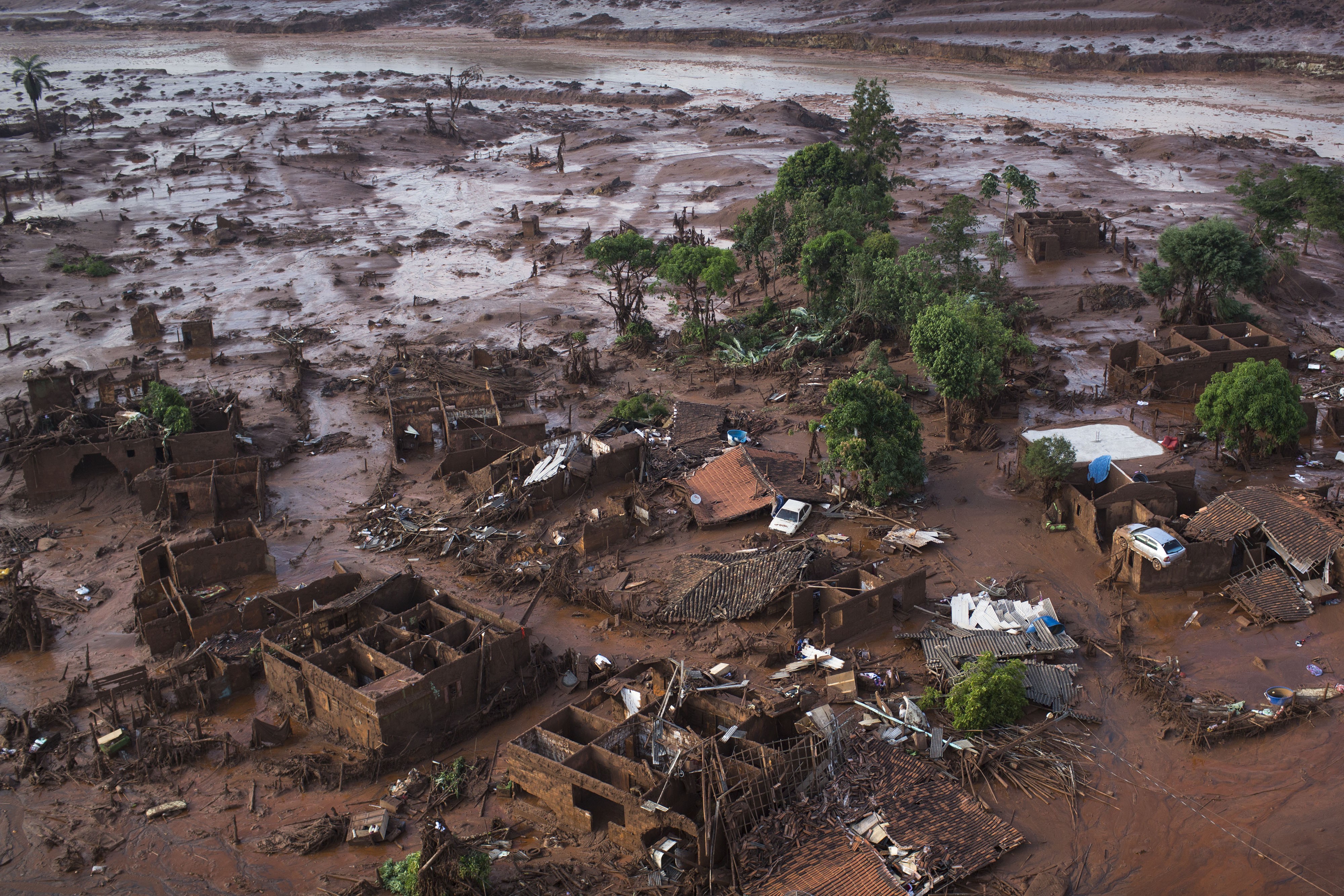 Dezenove municípios aderem a acordo de reparação por rompimento da barragem da Samarco - QTU Questões do Universo