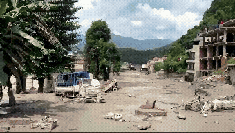Inundação na fronteira entre Nepal e Tibete deixa mortos e centenas de turistas desaparecidos - QTU Questões do Universo