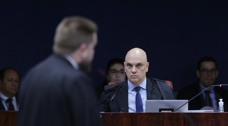 Matheus Milanez, advogado de Augusto Heleno, durante sustentação oral em julgamento no STF