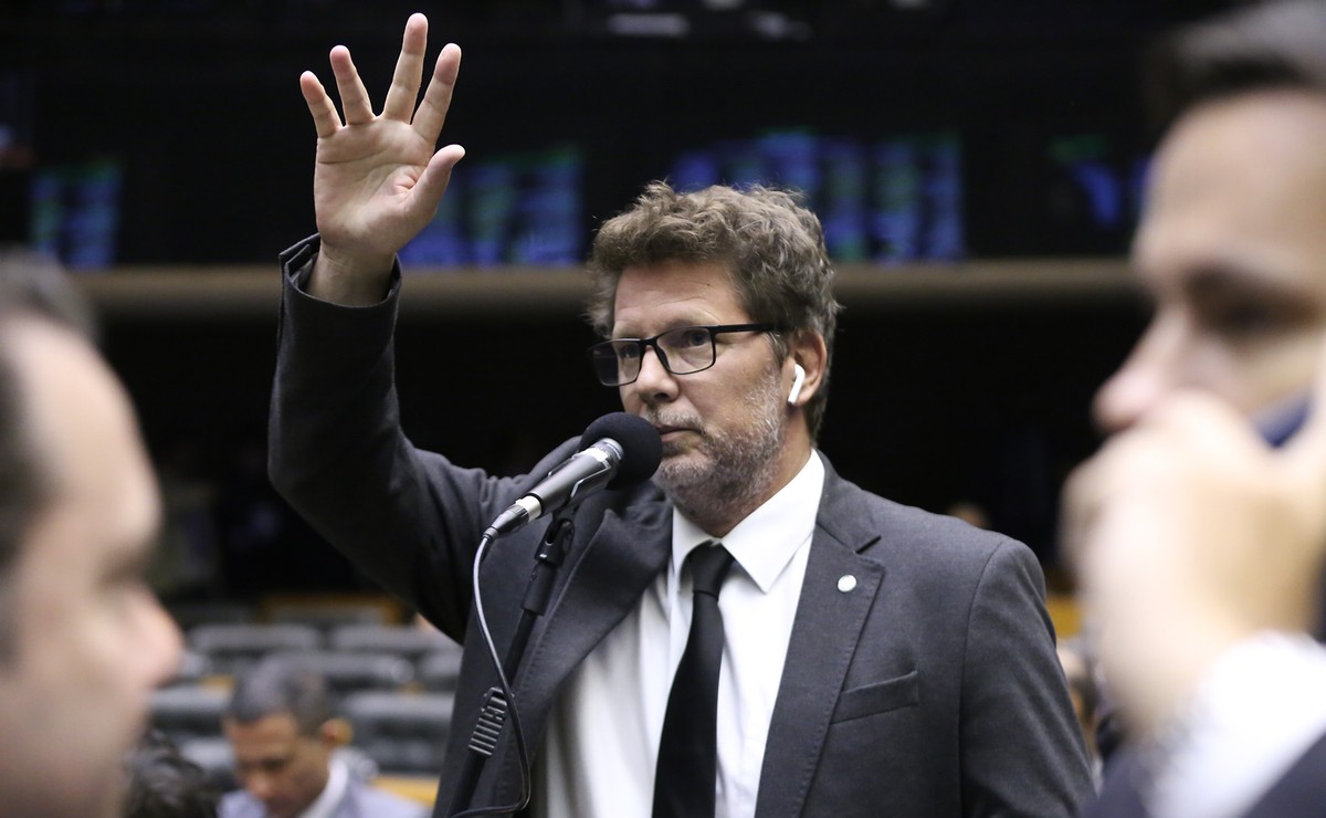 Mario Frias nega desvio de emendas parlamentares para filme ‘Dark Horse’ | Política