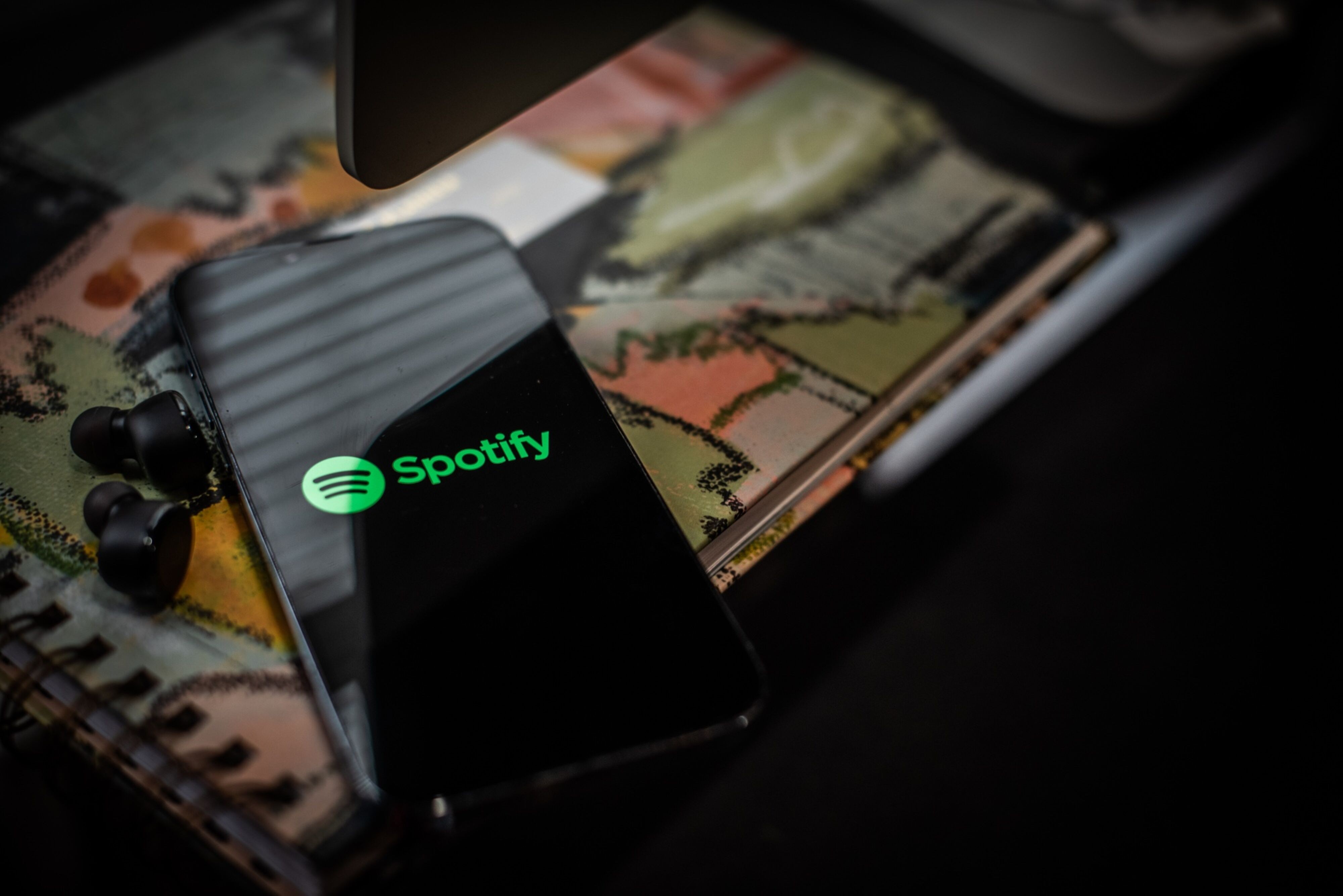 Spotify reverte prejuízo e tem lucro de 367 milhões de euros no 4º trimestre