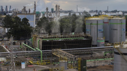 Petrobras se reúne com gestora Apollo e petrolífera Adnoc, mas não toma decisão sobre Braskem